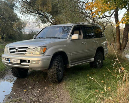 Серый Лексус ЛХ, объемом двигателя 4.7 л и пробегом 250 тыс. км за 17000 $, фото 2 на Automoto.ua