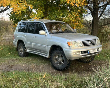 Серый Лексус ЛХ, объемом двигателя 4.7 л и пробегом 250 тыс. км за 17000 $, фото 1 на Automoto.ua