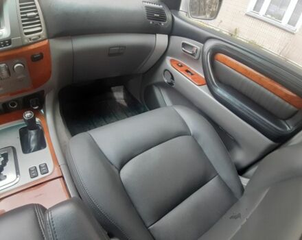 Серый Лексус ЛХ, объемом двигателя 4.7 л и пробегом 302 тыс. км за 12800 $, фото 5 на Automoto.ua