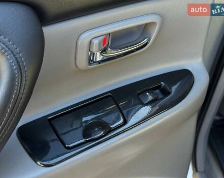 Сірий Лексус ЛХ, об'ємом двигуна 4.66 л та пробігом 227 тис. км за 15200 $, фото 27 на Automoto.ua