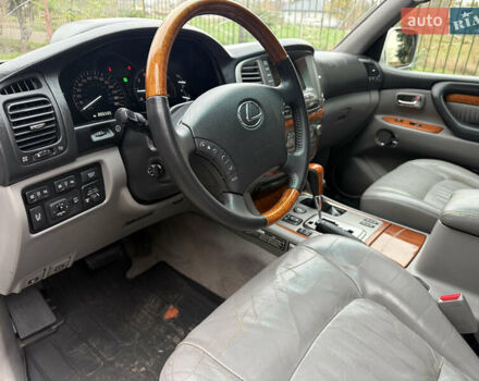 Серый Лексус ЛХ, объемом двигателя 4.7 л и пробегом 306 тыс. км за 14500 $, фото 15 на Automoto.ua