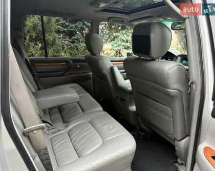 Серый Лексус ЛХ, объемом двигателя 4.7 л и пробегом 306 тыс. км за 14500 $, фото 6 на Automoto.ua