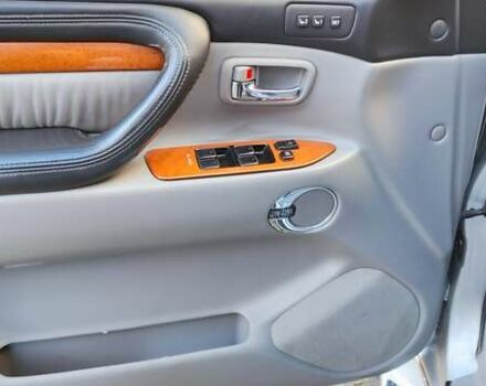 Серый Лексус ЛХ, объемом двигателя 4.67 л и пробегом 258 тыс. км за 19000 $, фото 22 на Automoto.ua