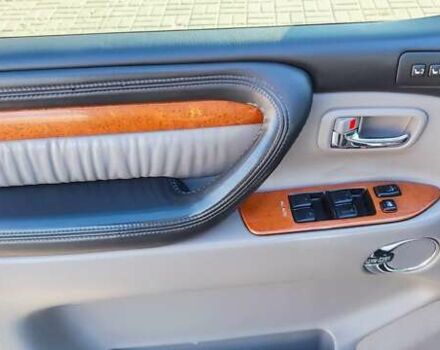 Серый Лексус ЛХ, объемом двигателя 4.67 л и пробегом 258 тыс. км за 19000 $, фото 40 на Automoto.ua