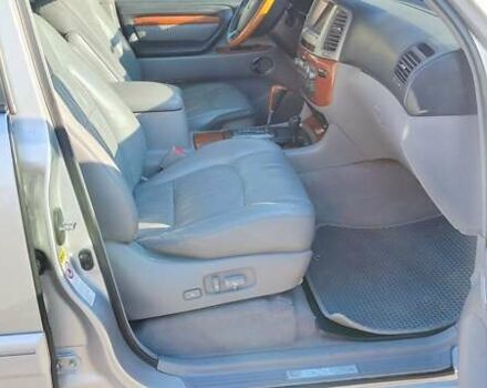 Серый Лексус ЛХ, объемом двигателя 4.67 л и пробегом 258 тыс. км за 19000 $, фото 46 на Automoto.ua