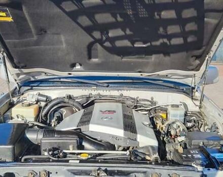 Серый Лексус ЛХ, объемом двигателя 4.67 л и пробегом 258 тыс. км за 19000 $, фото 14 на Automoto.ua