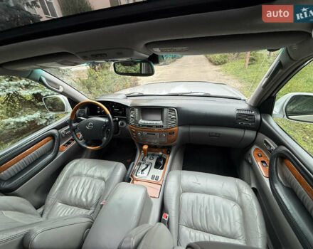 Серый Лексус ЛХ, объемом двигателя 4.7 л и пробегом 306 тыс. км за 14500 $, фото 11 на Automoto.ua