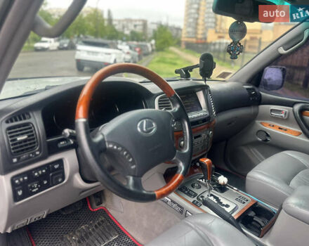Серый Лексус ЛХ, объемом двигателя 4.7 л и пробегом 342 тыс. км за 16900 $, фото 12 на Automoto.ua