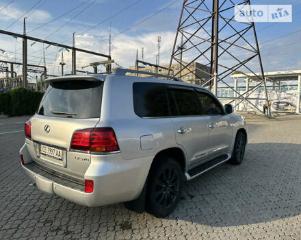 Серый Лексус ЛХ, объемом двигателя 5.66 л и пробегом 243 тыс. км за 25800 $, фото 15 на Automoto.ua