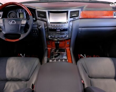 Серый Лексус ЛХ, объемом двигателя 5.7 л и пробегом 180 тыс. км за 19900 $, фото 6 на Automoto.ua
