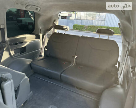 Серый Лексус ЛХ, объемом двигателя 5.66 л и пробегом 243 тыс. км за 28500 $, фото 43 на Automoto.ua