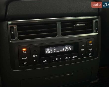 Серый Лексус ЛХ, объемом двигателя 5.66 л и пробегом 259 тыс. км за 21990 $, фото 19 на Automoto.ua