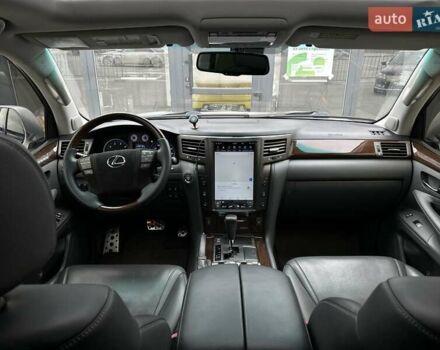 Серый Лексус ЛХ, объемом двигателя 5.66 л и пробегом 255 тыс. км за 24900 $, фото 31 на Automoto.ua