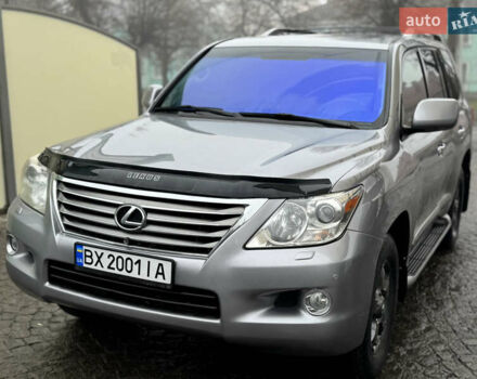 Серый Лексус ЛХ, объемом двигателя 5.66 л и пробегом 530 тыс. км за 25500 $, фото 1 на Automoto.ua