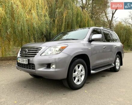 Серый Лексус ЛХ, объемом двигателя 5.66 л и пробегом 175 тыс. км за 32800 $, фото 2 на Automoto.ua