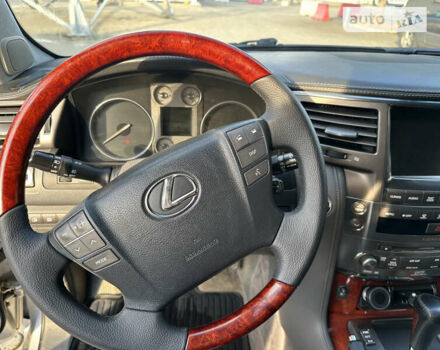 Серый Лексус ЛХ, объемом двигателя 5.66 л и пробегом 243 тыс. км за 28500 $, фото 32 на Automoto.ua