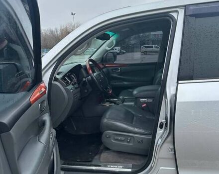 Сірий Лексус ЛХ, об'ємом двигуна 5.66 л та пробігом 225 тис. км за 22900 $, фото 4 на Automoto.ua