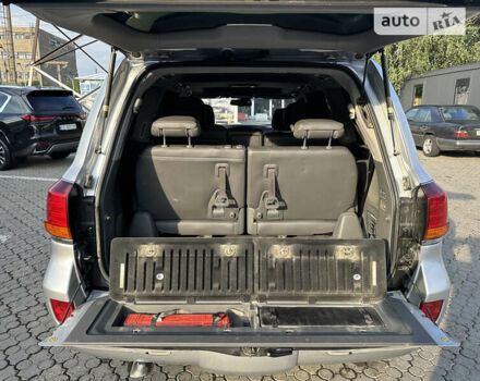 Серый Лексус ЛХ, объемом двигателя 5.66 л и пробегом 243 тыс. км за 28500 $, фото 69 на Automoto.ua