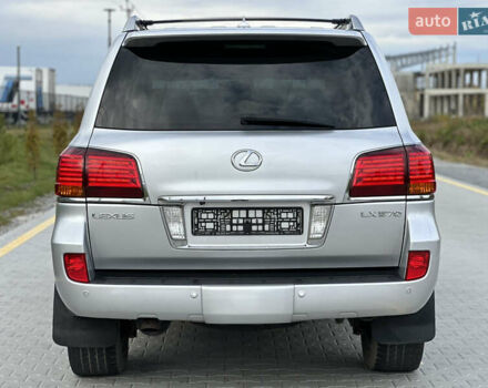 Серый Лексус ЛХ, объемом двигателя 5.7 л и пробегом 360 тыс. км за 19900 $, фото 7 на Automoto.ua