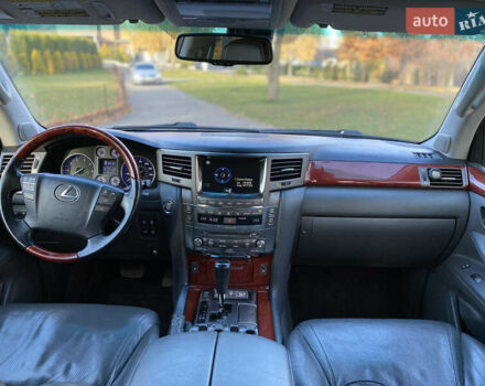 Сірий Лексус ЛХ, об'ємом двигуна 5.66 л та пробігом 295 тис. км за 20999 $, фото 14 на Automoto.ua