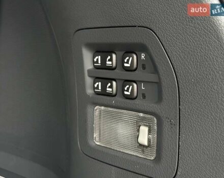 Серый Лексус ЛХ, объемом двигателя 5.66 л и пробегом 255 тыс. км за 24900 $, фото 23 на Automoto.ua