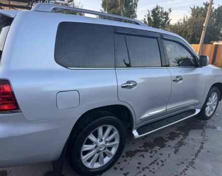 Серый Лексус ЛХ, объемом двигателя 5.7 л и пробегом 320 тыс. км за 22300 $, фото 2 на Automoto.ua