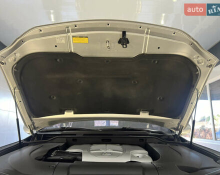 Серый Лексус ЛХ, объемом двигателя 5.66 л и пробегом 273 тыс. км за 24900 $, фото 107 на Automoto.ua