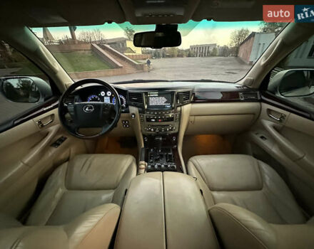 Сірий Лексус ЛХ, об'ємом двигуна 5.66 л та пробігом 262 тис. км за 22999 $, фото 27 на Automoto.ua