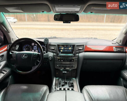 Сірий Лексус ЛХ, об'ємом двигуна 5.66 л та пробігом 246 тис. км за 24999 $, фото 31 на Automoto.ua