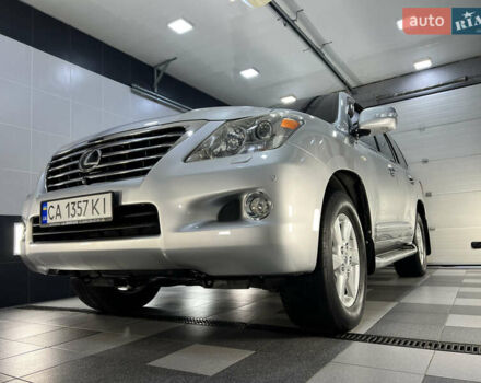 Серый Лексус ЛХ, объемом двигателя 5.66 л и пробегом 273 тыс. км за 24900 $, фото 9 на Automoto.ua