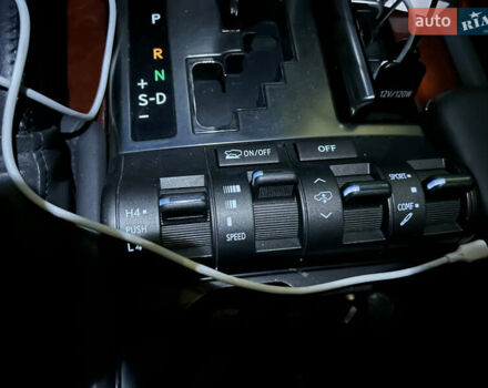 Лексус ЛХ 2008 в Ивано-Франковске на Automoto.ua Серый Лексус ЛХ, объемом двигателя 5.66 л и пробегом 285 тыс. км за 25000 $, фото 13 на Automoto.ua