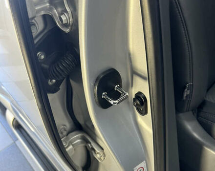 Серый Лексус ЛХ, объемом двигателя 5.66 л и пробегом 273 тыс. км за 24900 $, фото 100 на Automoto.ua