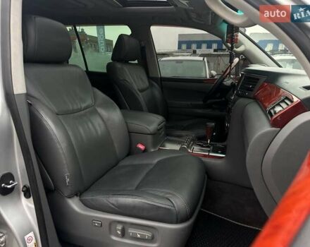 Серый Лексус ЛХ, объемом двигателя 5.66 л и пробегом 259 тыс. км за 21990 $, фото 13 на Automoto.ua