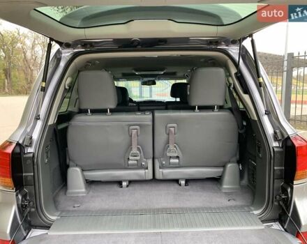 Серый Лексус ЛХ, объемом двигателя 5.66 л и пробегом 175 тыс. км за 32800 $, фото 66 на Automoto.ua