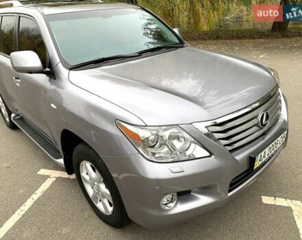 Серый Лексус ЛХ, объемом двигателя 5.66 л и пробегом 175 тыс. км за 32800 $, фото 10 на Automoto.ua