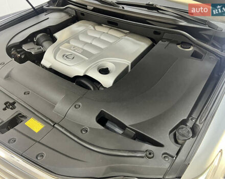 Серый Лексус ЛХ, объемом двигателя 5.66 л и пробегом 273 тыс. км за 24900 $, фото 108 на Automoto.ua