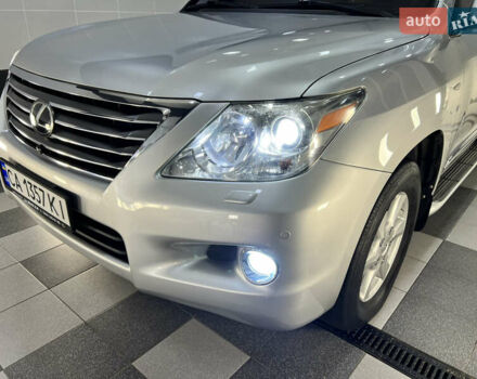 Серый Лексус ЛХ, объемом двигателя 5.66 л и пробегом 273 тыс. км за 24900 $, фото 25 на Automoto.ua