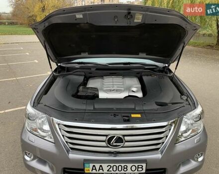 Серый Лексус ЛХ, объемом двигателя 5.66 л и пробегом 175 тыс. км за 32800 $, фото 68 на Automoto.ua