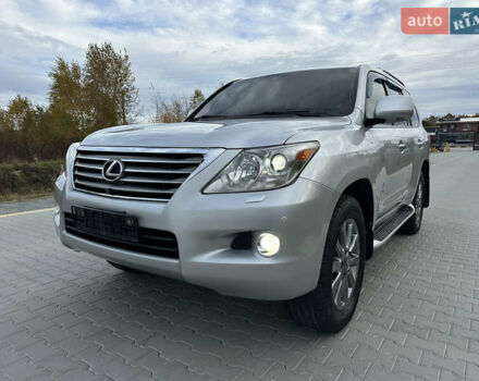 Серый Лексус ЛХ, объемом двигателя 5.7 л и пробегом 360 тыс. км за 19900 $, фото 14 на Automoto.ua