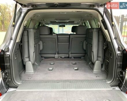 Серый Лексус ЛХ, объемом двигателя 5.66 л и пробегом 175 тыс. км за 32800 $, фото 67 на Automoto.ua