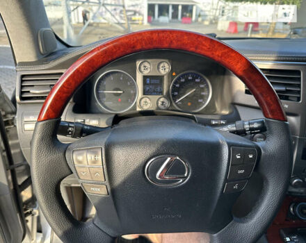 Серый Лексус ЛХ, объемом двигателя 5.66 л и пробегом 243 тыс. км за 25800 $, фото 33 на Automoto.ua