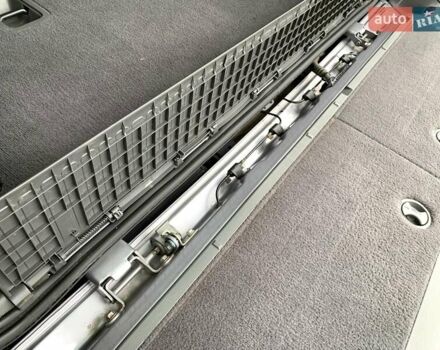 Серый Лексус ЛХ, объемом двигателя 5.66 л и пробегом 175 тыс. км за 32800 $, фото 65 на Automoto.ua