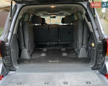 Сірий Лексус ЛХ, об'ємом двигуна 5.7 л та пробігом 295 тис. км за 21555 $, фото 40 на Automoto.ua