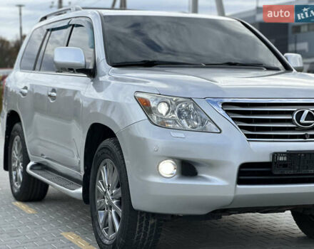 Серый Лексус ЛХ, объемом двигателя 5.7 л и пробегом 360 тыс. км за 19900 $, фото 4 на Automoto.ua