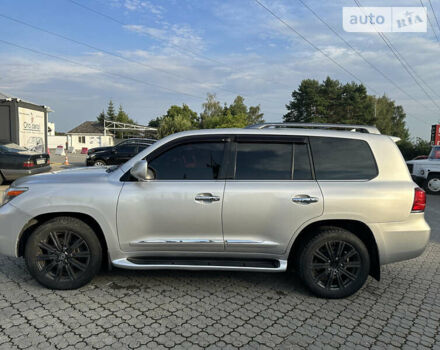 Серый Лексус ЛХ, объемом двигателя 5.66 л и пробегом 243 тыс. км за 25800 $, фото 2 на Automoto.ua