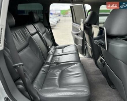 Серый Лексус ЛХ, объемом двигателя 5.66 л и пробегом 255 тыс. км за 24900 $, фото 25 на Automoto.ua