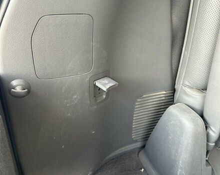 Серый Лексус ЛХ, объемом двигателя 5.66 л и пробегом 243 тыс. км за 25800 $, фото 80 на Automoto.ua