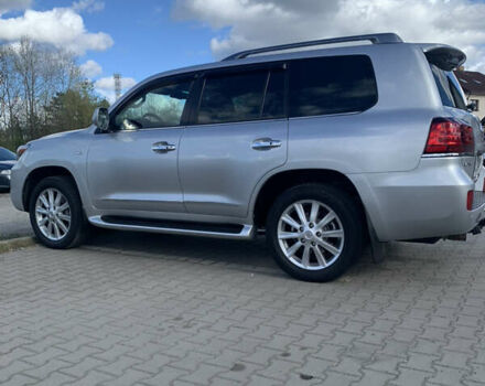 Серый Лексус ЛХ, объемом двигателя 5.66 л и пробегом 310 тыс. км за 24000 $, фото 2 на Automoto.ua