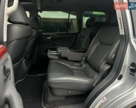 Серый Лексус ЛХ, объемом двигателя 5.66 л и пробегом 259 тыс. км за 21990 $, фото 17 на Automoto.ua