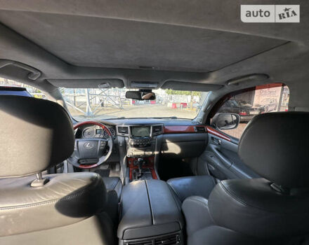 Серый Лексус ЛХ, объемом двигателя 5.66 л и пробегом 243 тыс. км за 28500 $, фото 58 на Automoto.ua